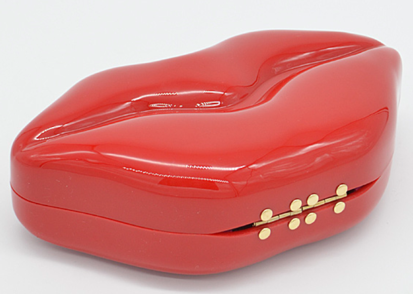Lips Clutch with chain strap