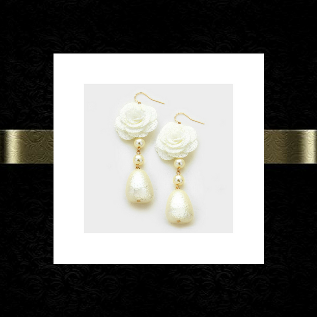 Flower pearl drop earrings